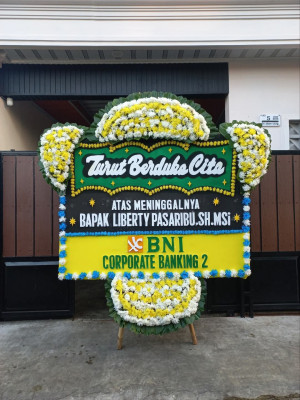 Papan Bunga Duka di Pulau Dullah Selatan